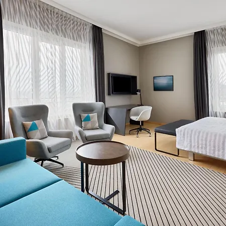 Le Meridien Hamburg Exterior photo A room at the hotel